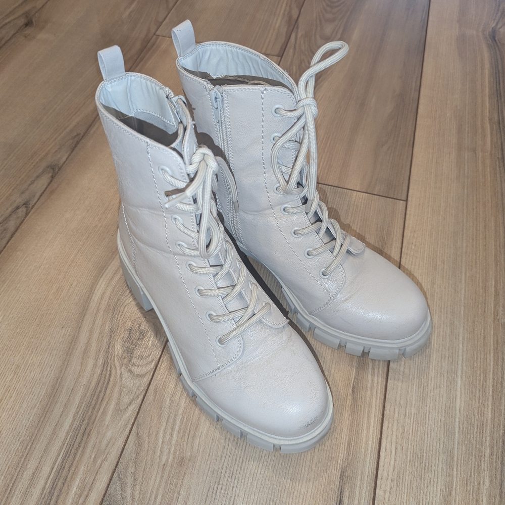 MIA Women's Cream Lace-Up Combat Boots